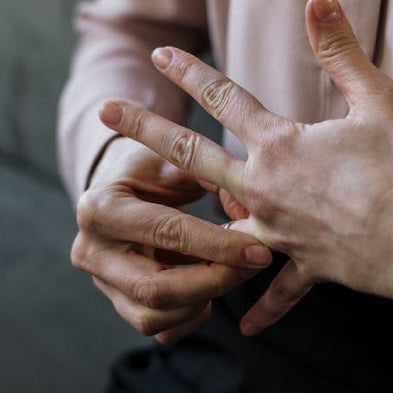 How to prevent getting skin fungal infections under rings