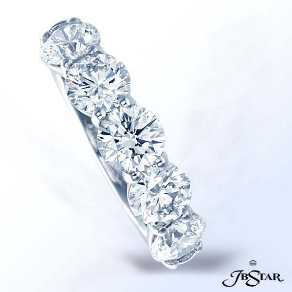 JB STAR HANDCRAFTED PLATINUM DIAMOND WEDDING BAND WITH 5 PERFECTLY MATCHED ROUND DIAMONDS IN SHARED-