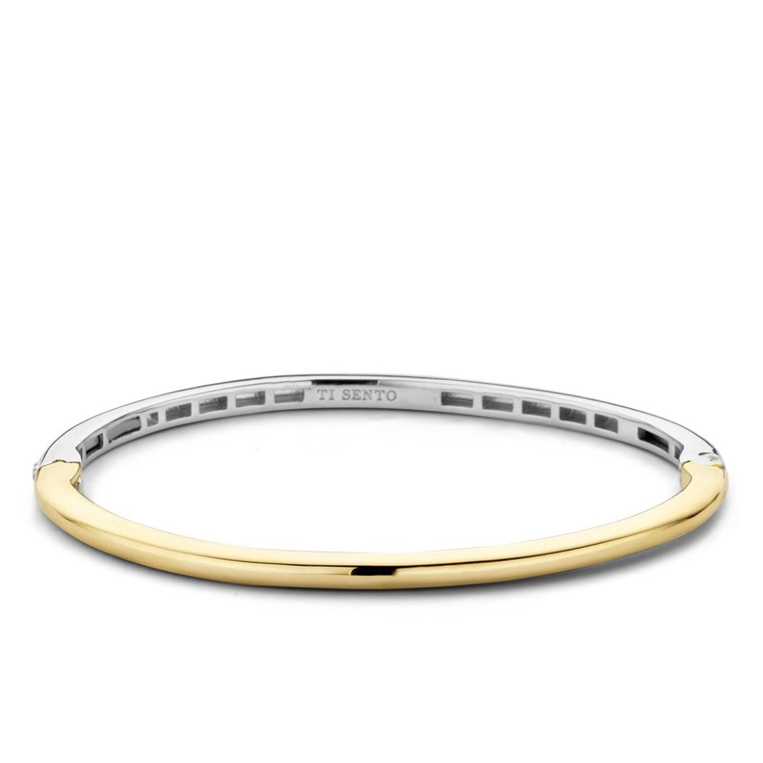 STERLING SILVER GOLD PLATED OVAL BANGLE.