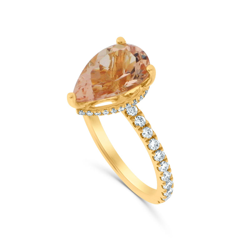 PRIVE'18K YELLOW GOLD, 2.80CT PEAR SHAPED MORGANITE & 0.58CT DIAMOND ACCENTED RING